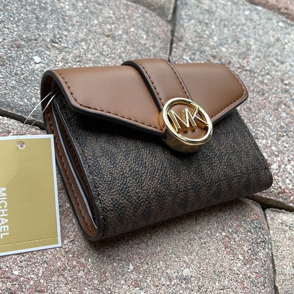 MICHAEL KORS CARMEN MEDIUM LOGO AND FAUX LEATHER WALLET BROWN - Picture 3 of 16